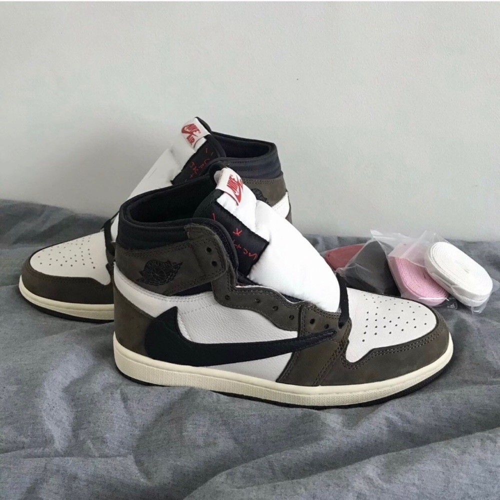 Travis Scott x Air Jordan 1 UA ~ US Size 8.5